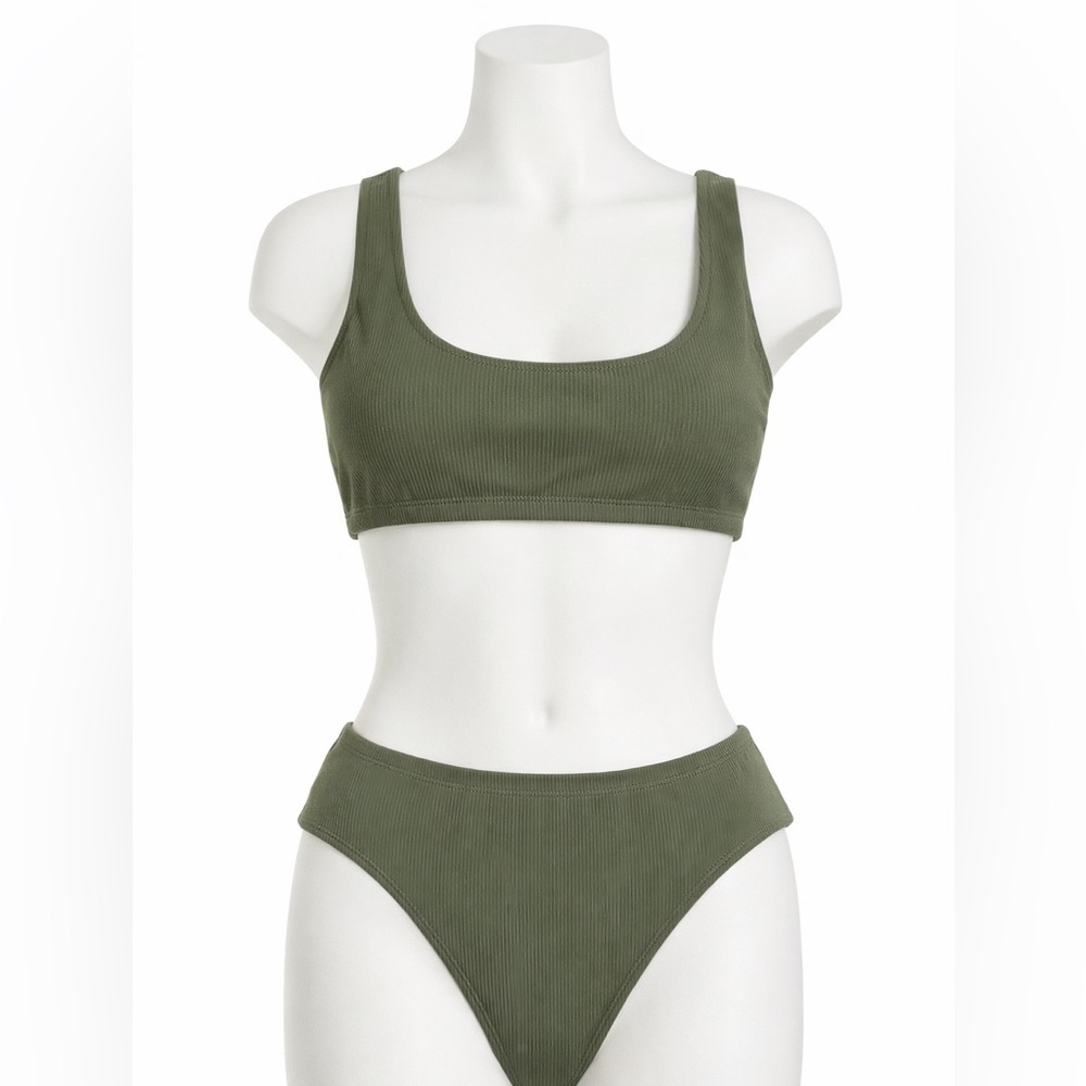 NWT ribbed olive green bikini. Removable pads, Size L.
